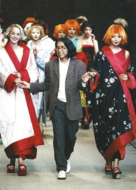 Kenzo Takada & models Kenzo Takada, Layered Outfit, Japanese Fashion Designers, Fashion 80s, Opera Gloves, Couture Accessories, French Fashion Designers, Japan Design, Layering Outfits