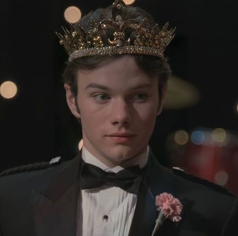 Wedding Portrait Illustration Kurt Hummel Fanart, Kurt Hummel Aesthetic, Kurt Hummel Icons, Glee Pfp, Kurt Glee, Sitcom Characters, Glee Characters, Glee Icons, Kurt Hummel