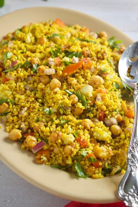 Vegan Couscous Recipes, Harissa Chickpeas, Tabouli Recipe, Moroccan Couscous, Couscous Recipe, Vegan Holiday Recipes, Spiced Chickpeas, Vegan Holiday, Couscous Recipes