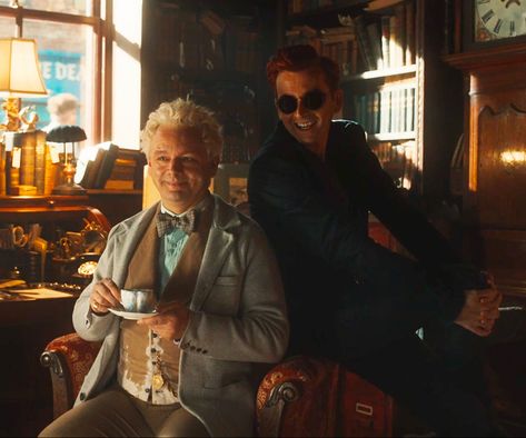 Good Omens Book, Good Omens, Michael Sheen, Heaven And Hell, Neil Gaiman, Angels And Demons, Live Action, Mammals, Fangirl