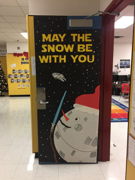 Starwars Christmas Door Decorations, Star Wars Christmas Door Decorations, Office Christmas Decorations Door, Christmas Locker Decorations Schools, Christmas Doors For Work, Star Wars Door Decorations, Christmas Door Decorating Ideas, Star Wars Christmas Decorations, Holiday Classroom Doors