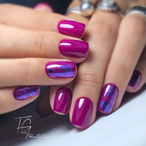 Magenta And Navy Blue Nails, Majenta Color Nail Art, Magenta Nails Design Color Combos, Red Violet Nails, Dark Magenta Nails, Uñas Color Magenta, Fuchsia Nails Design, Magenta Nails Design, Magenta Nail Art