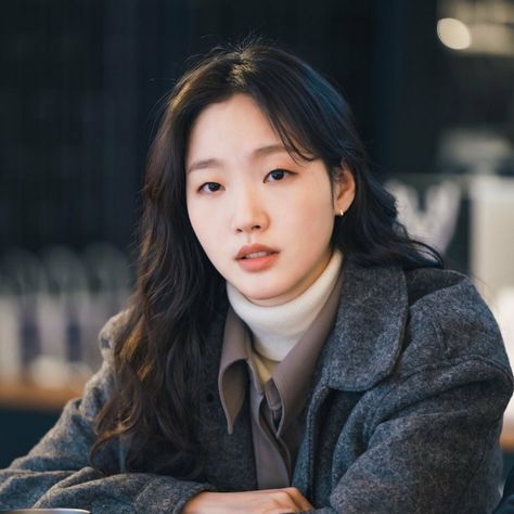 Kim Go Eun Style, Ji Eun Tak, The King Eternal Monarch, Eternal Monarch, Kim Go Eun, Long Red Hair, Korean Drama Movies, Korean Actresses, Kdrama Actors