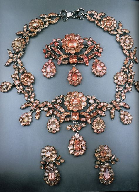 18th century pink topaz parure, with necklace, brooch, and drop earrings Pink Topaz Jewelry, 18th Century Jewelry, Georgian Jewelry, Jewelry Magazine, Pink Stones, Historical Jewellery, Topaz Jewelry, Royal Jewels, Pink Topaz