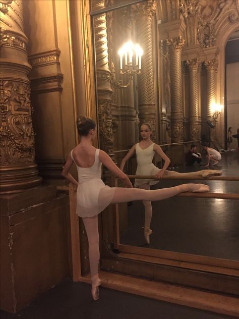 Ballet Aesthetic, Palais Garnier, Ballet Pictures, Ballet Beauty, Dance Dreams, Ballet Inspiration, Ballet Core, Image Swag, Ballet School