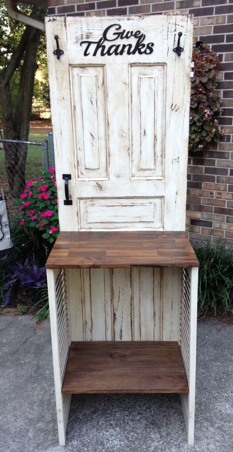 Rustic Hall Trees, Old Door Decor, Old Door Projects, Recycled Door, Handmade Wood Furniture, Wood Furniture Living Room, Fall Decor Diy Crafts, Old Wooden Doors, Barn Wood Crafts