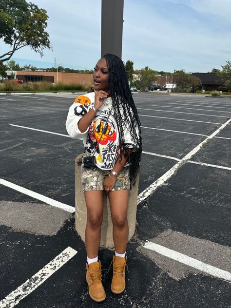 Girly Maximalist Outfits, Tims Boots Outfits Woman, Timbs Outfits Women Skirt, Outfit Ideas With New Balance 9060, Grambling State University Outfits, Fair Outfit Inspo Pics, Highschool Basketball Game Outfit, Timberland Outfits Black Women, Car Belt Outfit