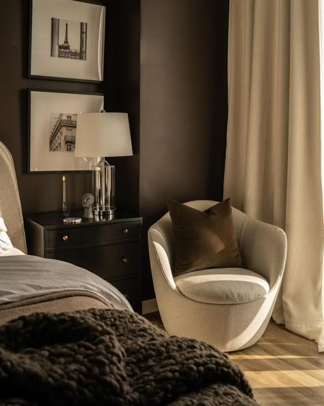 Chocolate Brown Bedrooms, Chocolate Bedroom, Dark Brown Bedrooms, Best Bedroom Paint Colors, Brown Paint Colors, Moody Bedroom, Dark Bedroom, Bedroom Wall Paint, Brown Bedroom