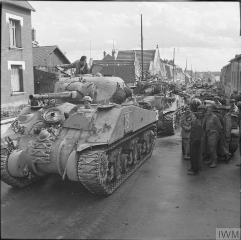 Sherman tanks of Guards Armoured Division passing through Villers-Bretonneux, 1 September 1944. M10 Tank Destroyer, M4 Sherman Tank, Wwii Vehicles, M4 Sherman, Panzer Iii, Sherman Tank, Ww2 Photos, Wwii Photos, Tank Destroyer