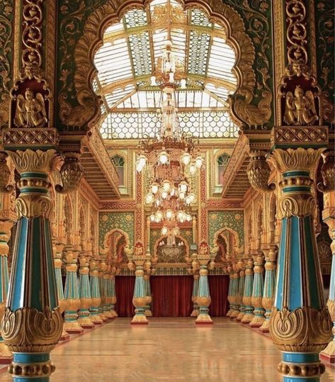 Indian Interior Design, Colonial India, Mysore Palace, Indian Temple Architecture, India Architecture, Ancient Indian Architecture, Pavilion Architecture, Palace Interior, Royal Palaces