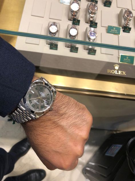 Rolex Datejust 41 Wimbledon on wrist Rolex Datejust Men Outfit, Rolex Wimbledon, Incredible Watches, Dream Kitchen Luxury, Billionaire Aesthetic, Starboy Aesthetic, Rolex Datejust Men, Kitchen Luxury, Diamond Watches For Men