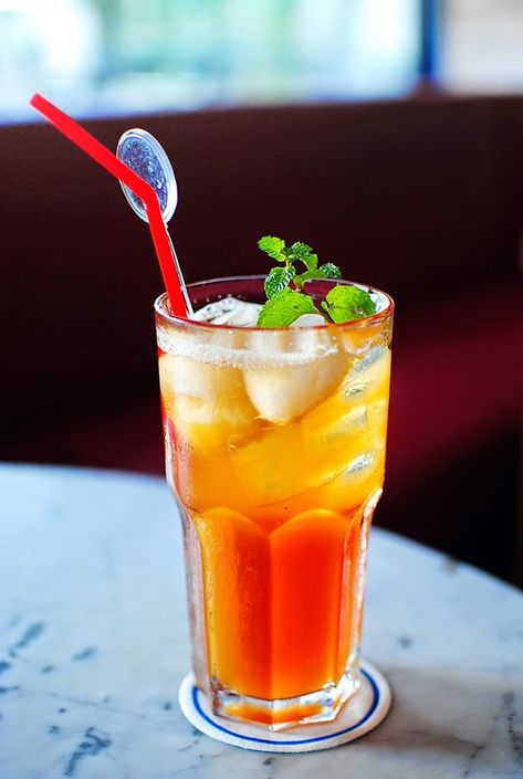 Lychee Iced Tea, Lychee Tea, Sweet Drinks, Creamed Spinach, Pretty Drinks, Beer Recipes, Indonesian Food, Puddings, Refreshing Drinks