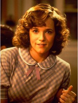 Back To The Future 1985, Lea Thompson, Chicas Punk Rock, 1980s Films, 10 Things I Hate About You, Ferris Bueller, Oh My Goddess, Michael J Fox, Future Photos