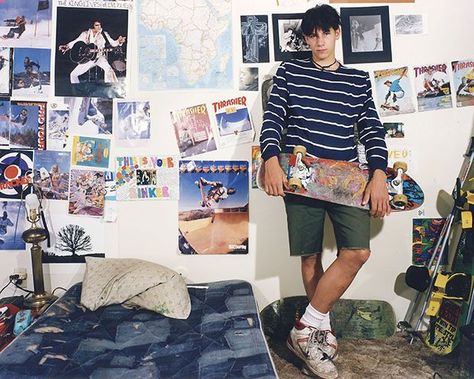 Adrienne Salinger Bedrooms, Adrienne Salinger, 1990s Bedroom, Huck Magazine, 90s Bedroom, 1990 Style, Grunge Bedroom, Bedroom Photography, Bg Design