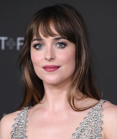 Dakota Johnson Makeup, Dakota Johnson Bangs, Dakota Johnson Hair, Tippi Hedren, Dakota Mayi Johnson, Dakota Johnson Style, Anastasia Steele, The Spider, Dakota Johnson