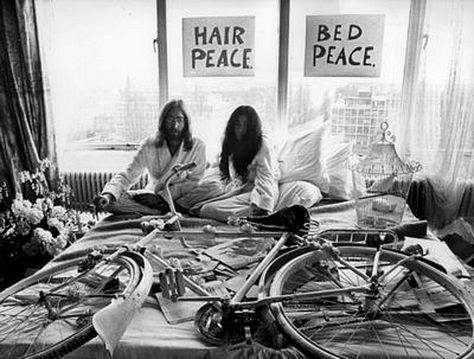 John yoko bike bed John Lennon Yoko Ono, Blithe Spirit, Peace Poster, John Lennon And Yoko, Give Peace A Chance, Yoko Ono, Marie Curie, James Dean, Ringo Starr