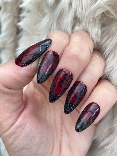 Red And Black Nail Art, Red And Black Spider, Spooky Makeup, Vampire Ball, Sharp Claws, Halloween Nails Easy, Gothic Nails, October Nails, Goth Nails