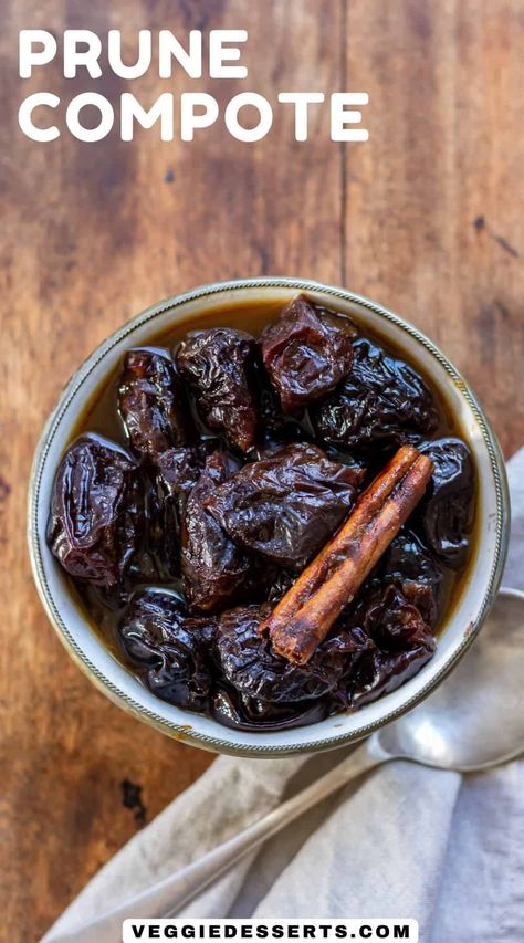 This easy Prune Compote is a tasty snack, breakfast or dessert. The plump, warm prunes are simmered in orange juice with cinnamon and vanilla. Dried Prunes Recipes, Prune Smoothie, Prune Jam, Stewed Prunes, Prune Cake, Prune Recipes, Compote Recipe, Fruit Popsicles, Fruit Compote