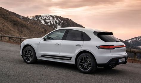 White Porsche Macan Aesthetic, Porsche Macan 2022, Porsche Macan Gts, Porsche Macan, Cars Luxury, Compact Suv, Sports Cars Luxury, Rear Seat, Sports Cars