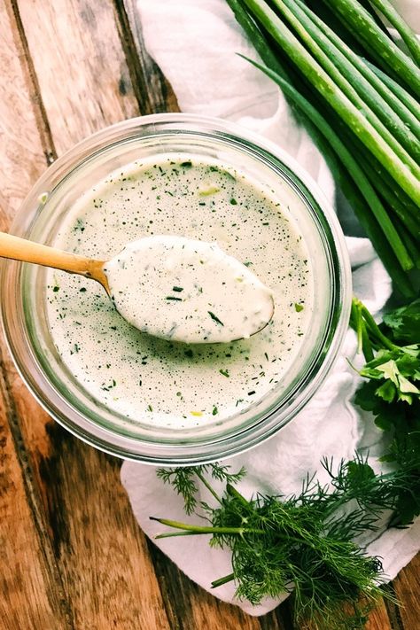 This Buttermilk Jalapeno Ranch Dressing blends up in 5 minutes or less and is a delicious Keto upgrade to the classic creamy salad staple. | whipandwander.com | #buttermilkjalapenoranchdressing #ranchdressing #ketodressing #lowcarbdressing #jalapenoranchdressing Plant Based Ranch Dressing, Cucumber Ranch Dressing, Jalapeno Ranch Dressing, Creamy Dipping Sauce, Vegan Ranch Dressing, Dill Dressing, Sunny Kitchen, Ranch Dressing Recipe, Vegan Ranch