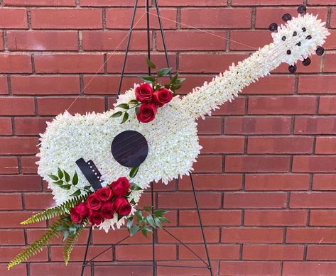 Music Flower Arrangements, Guitar Flowers, Flower Guitar, Guitar Flower Arrangement, Unique Casket Sprays For Men, Floral Electric Guitar, Guitar Crafts, Cemetery Decorations, Musical Theme