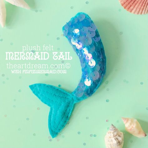 Felt Mermaid Ornament, Mermaid Ornaments Diy, Mermaid Tail Sewing, Mermaid Felt, Felt People, Felt Mermaid, Mermaid Tutorial, Mermaid Christmas Ornaments, Disney Activities