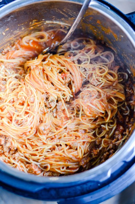 Instant Pot Spaghetti (Starting with Frozen Meat!) - Keat's Eats Bone Broth Instant Pot, Instant Pot Spaghetti Recipe, Instant Pot Spaghetti, Tostada Recipes, Ip Recipes, Spaghetti Recipe, Frozen Meat, Some Nights, Beach Ideas