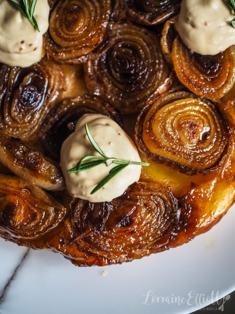 Onion Tarte Tatin, Onion Tarte, Cipollini Onions, Butter Puff Pastry, Onion Tart, Vegas Food, Holiday Party Foods, Savory Tart, Onion Soup Mix