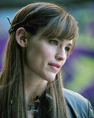 194 Me gusta, 5 comentarios - Jennifer Garner Fanpage🌹 (@justjennifergarner) en Instagram: "When other people said the Netflix Elektra is better while I thought Jennifer is way better and she…" Elektra 2005, Jennifer Garner Elektra, Jennifer Garner Style, Jen Garner, Sydney Bristow, Daredevil Elektra, Elizabeth Berkley, Melissa George, Elektra Natchios