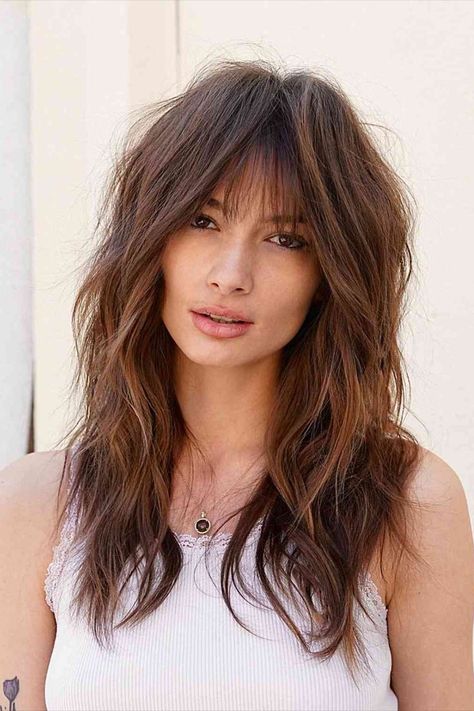 Undone Shag with Thin See-Through Bangs Choppy Layered Haircuts, Layered Thick Hair, Layered Haircuts For Women, Chic Haircut, Layered Curls, Layered Haircuts With Bangs, Side Bangs Hairstyles, Layered Curly Hair, Shaggy Haircuts