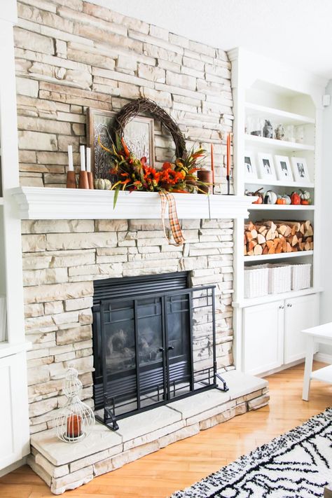 Fall Mantle Decor With Tv, Mantle Decor With Tv, Fall Fireplace Mantel Decor, Mantle Decor With Tv Above, Fireplace Mantel Decor Ideas, Fall Fireplace Mantel, Fireplace Mantel Designs, Fall Mantle Decor, Winter Living Room