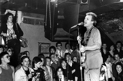 CBGB in New York: 10 Legendary Shows | Louder Cbgb New York 1970s, Cbgb New York, Roll Photography, Rosanna Arquette, Eddie Fisher, Tim Roth, Music Pics, Punk Art, Beastie Boys