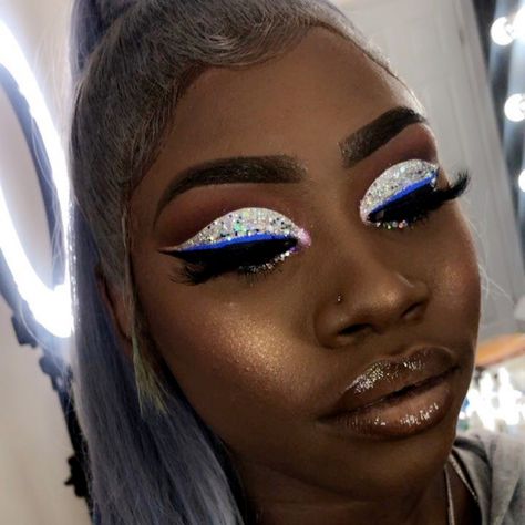 Eye Seduction, Royal Blue Makeup Looks, Royal Blue Makeup, Melanin Makeup, Birthday Makeup Looks, Face Beat Makeup, Blue Makeup Looks, Glitter Makeup Looks, Bold Eye Makeup