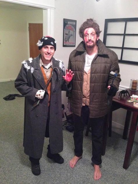 Harry and Marv from "Home Alone" for Halloween costumes. #NailedIt Home Alone Costume, Marv Home Alone, Christmas Character Costumes, Funny Christmas Costumes, Movie Character Costumes, Duo Costumes, Halloween Coustumes, Lola Bunny, Couples Halloween Outfits