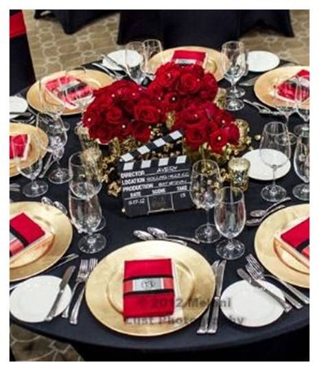 Movie Theater Theme Wedding, Old Hollywood Table Setting, Red Carpet Table Decor, Hollywood Table Decorations, Old Hollywood Gala, Hollywood Dinner Party, Hollywood Theme Party Decorations, Hollywood Decorations, Old Hollywood Prom