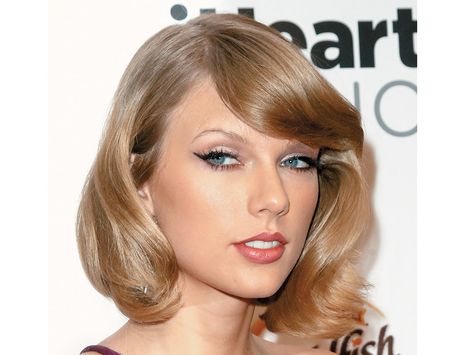 In Studio: Beth Minardi Shares Tips for Duplicating Taylor Swift's Haircolor | American Salon Style Side Swept Bangs, Taylor Swift Hair Color, Shade Of Blonde, Perfect Bangs, Bottle Blonde, Color Formulas, Swept Bangs, Bangs For Round Face, Taylor Swift New