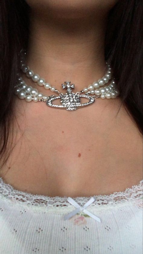 Lana Del Rey Necklace, Westwood Pearl Necklace, Uñas Coquette, Vivienne Westwood Pearl Necklace, Necklace Coquette, Vivienne Westwood Necklace, Westwood Necklace, Creative Origami, Other Woman