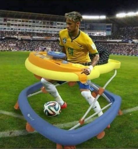 This will solve Neymar's problem next cup Neymar Meme, Neymar Memes, Funny Football Pictures, Messi Funny, Football Funny Moments, Soccer Jokes, Football Jokes, Soccer Memes, Soccer Funny