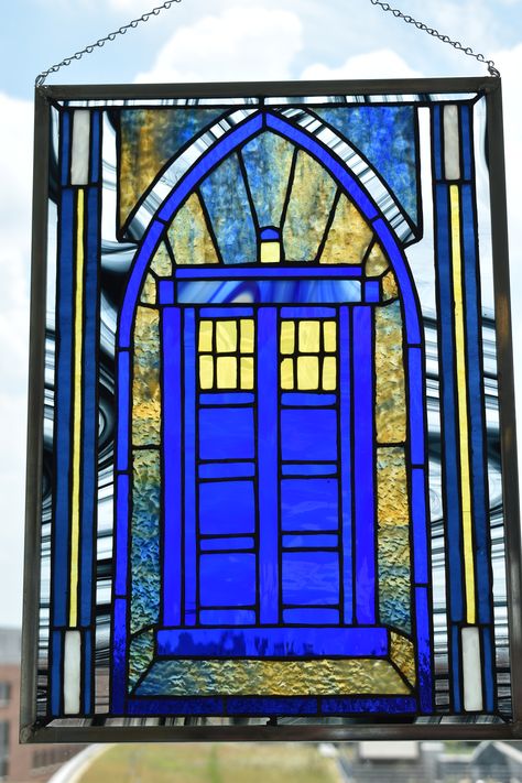 TARDIS Tardis Stained Glass Pattern, Game Corner, Doctor Who Crafts, Tower Design, Stained Glass Designs, Stained Glass Panels, Window Painting, Stargate, Stained Glass Patterns