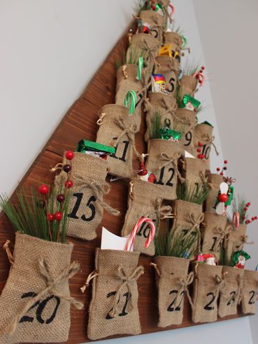 12 Advent Calendars to Start Making Now Burlap Christmas Decorations, Christmas Advent Calendar Diy, Advent Calendar Ideas, Advent Calenders, Diy Calendar, Christmas Calendar, Diy Advent Calendar, Burlap Christmas, Calendar Ideas