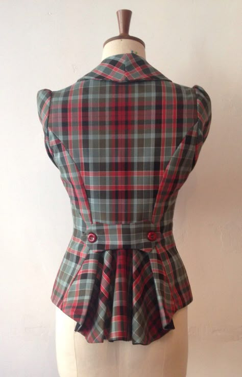 Our classic design pictured here in 'Gordon Red' Tartan. Elegant short jacket. Half belt and fan back detail. Roll shawl collar a fastening... Tartan Fashion, Show Jackets, Scottish Fashion, Womenswear Fashion, Edinburgh Scotland, Plaid Fashion, Mode Vintage, Mode Inspiration, Crochet Accessories