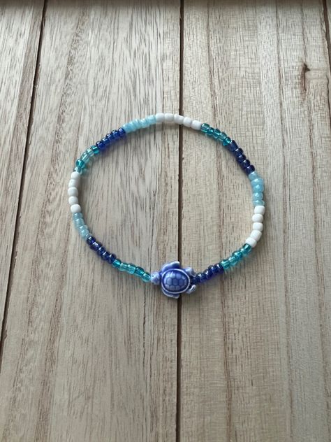 Turtle Bead Bracelet, Beach Widgets, Small Bead Bracelet, Crystal Bead Jewelry, Beaded Jewelry Necklaces, Anchor Bracelet, Beading Jewelry, Diy Bracelet Designs, Seashell Necklace