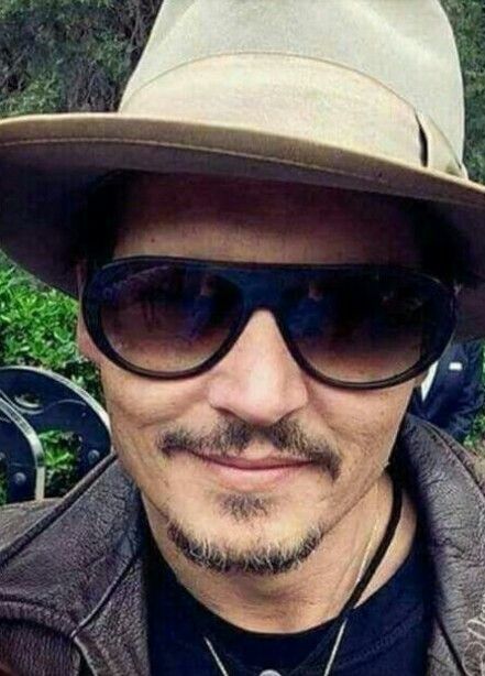 Johnny Depp Kim Joon Hyun, Johnny Depp Images, Missy Sue, Johnny Depp Style, Johnny Depp Fans, Young Johnny Depp, Johnny Depp Pictures, Johnny D, Here's Johnny