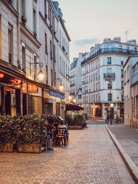 Paris Activities, Cobblestone Street, Restaurants In Paris, Paris Dream, Paris Travel Tips, Paris Guide, Paris Travel Guide, Paris Aesthetic, Voyage Europe