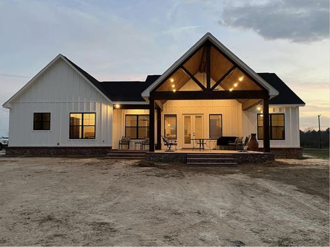 One Story Exterior, Farmhouse One Story, Build Home Ideas, Dream House Country, Metal Building House Plans, Barn Style House Plans, Build Home, Building Plans House, Dream Life House