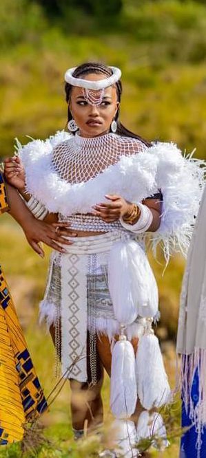 Umhlonyane Attire, African Costume Traditional, Umemulo Outfits, Zulu Bride Traditional Attire, Zulu Traditional Attire Umemulo, Zulu Traditional Wedding Dresses, Xhosa Traditional Dresses, Zulu Bride, Zulu Traditional Wedding