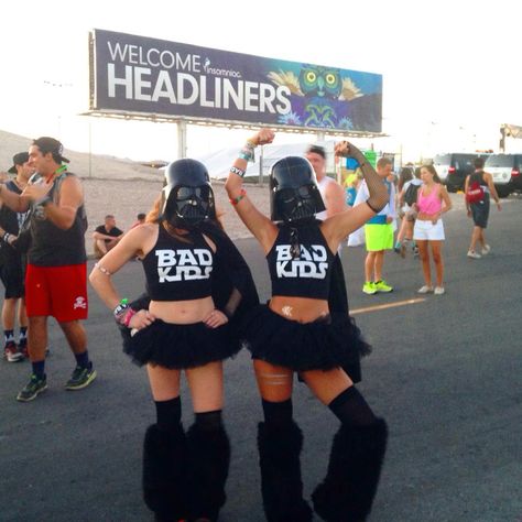 Lex and Andi at EDC Vegas in their BK Darth Vader outfits! #edm #rave #croptop #starwars #darthvader #ravegirls #cropped #raveoutfits #fluffies #edc #edclv #edclasvegas #edcvegas #vegas #lasvegas #headliners #black #bad #badkids Star Wars Rave Outfit, Rave Outfit Men, Rave Outfits Plus Size, Rave Halloween Costumes, Edc Vegas, Photography Halloween, Rave Aesthetic, Rave Concert, Comic Con Costumes