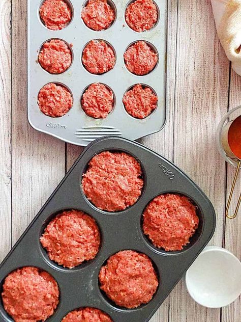 Muffin Tin Meatloaf Recipes, Muffin Pan Meatloaf, Easy Meatloaf Muffins, Muffin Tin Meatloaf, Frozen Meatloaf, Tasty Oven, Meatloaf Cups, Meatloaf With Oatmeal, Meatloaf Muffins Recipe