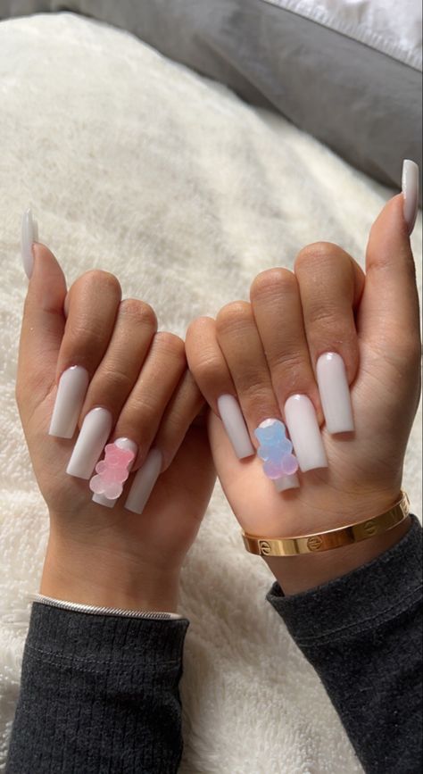 White Nails With Gummy Bear, Nails With Bears On Them, Gummy Bear Nails Acrylic, Nails With Gummy Bears, Bear Charm Nails, Matching Acrylic Nails For Best Friends, Medium Nail Set, Gummy Nails, Nails Gummy Bear