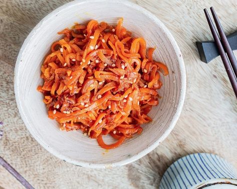 This Japanese Carrot Kinpira is a colorful, flavorful, and delicious veggie side dish that goes well with cooked rice. It is an authentic, humble dish from every Japanese home kitchen for every occasion. Carrot Kinpira, Japanese Home Kitchen, Veggie Side Dish, Cooking App, Grilled Tofu, Japanese Home, Vegetarian Entrees, Cooked Rice, Japanese Cooking